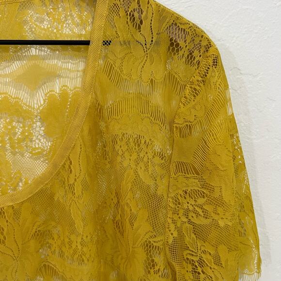 Fossil Yellow Lace Sheer Blouse Short Sleeve Top Size Small - Picture 4 of 7